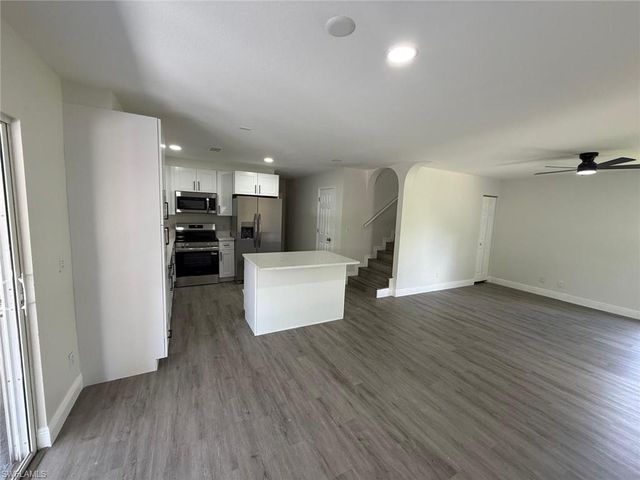 5248 Confederate DR, Naples, FL 34113