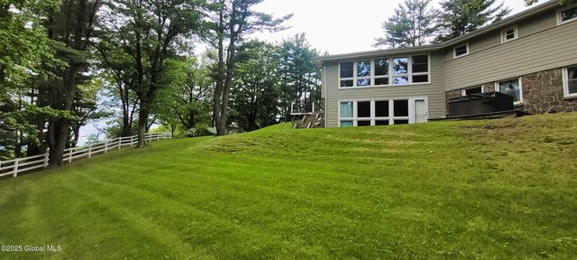 22 East Road, Brunswick, NY 12180