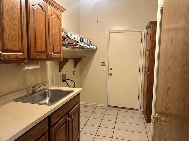 8809 NW 116th Terrace, Oklahoma City, OK 73162