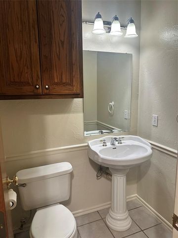 8809 NW 116th Terrace, Oklahoma City, OK 73162