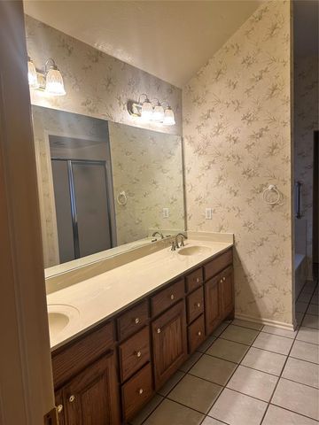 8809 NW 116th Terrace, Oklahoma City, OK 73162