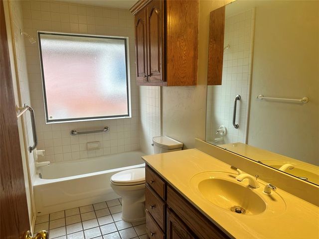 8809 NW 116th Terrace, Oklahoma City, OK 73162