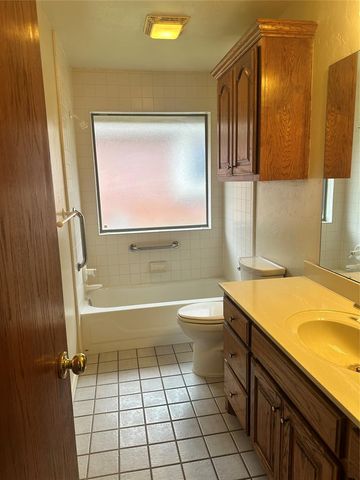 8809 NW 116th Terrace, Oklahoma City, OK 73162