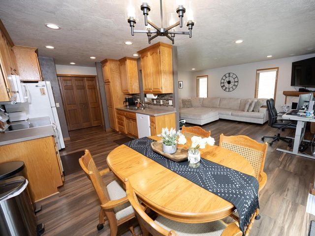 428 W ELM DRIVE, Little Chute, WI 54140