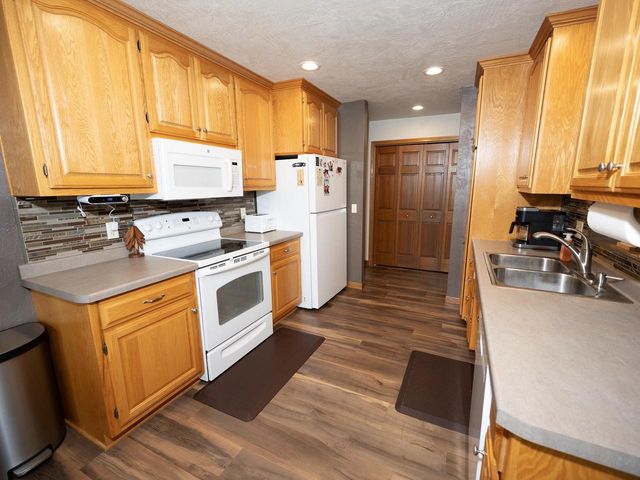 428 W ELM DRIVE, Little Chute, WI 54140