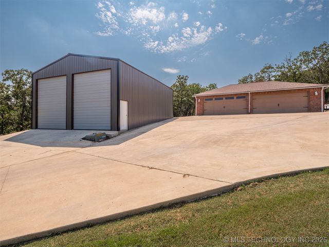 902 Village Boulevard, Mcalester, OK 74501