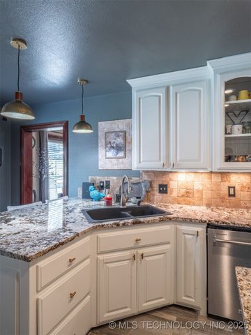 902 Village Boulevard, Mcalester, OK 74501