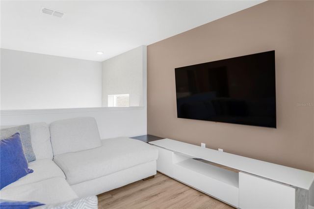 2045 SUWANNEE BANKS STREET, Clermont, FL 34711