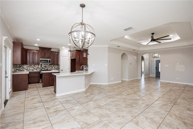 2 Willow Bend St, Corpus Christi, TX 78413