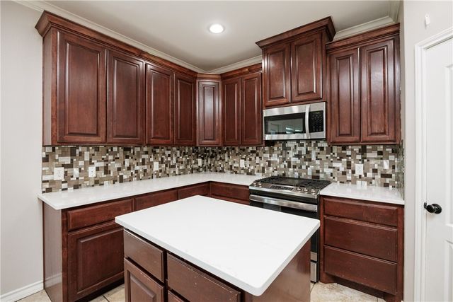 2 Willow Bend St, Corpus Christi, TX 78413