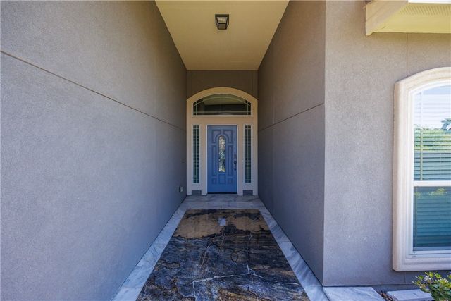 2 Willow Bend St, Corpus Christi, TX 78413