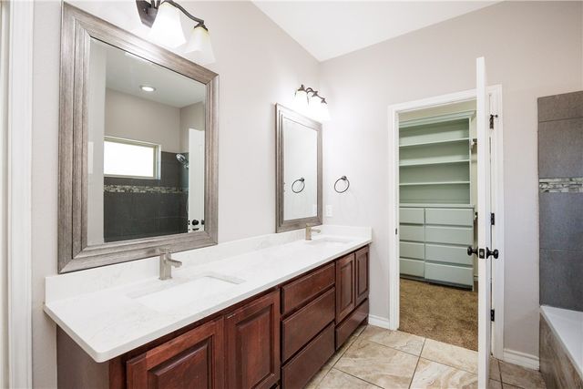 2 Willow Bend St, Corpus Christi, TX 78413