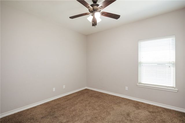 2 Willow Bend St, Corpus Christi, TX 78413