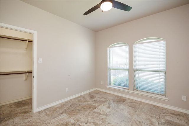 2 Willow Bend St, Corpus Christi, TX 78413