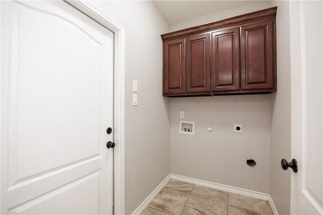 2 Willow Bend St, Corpus Christi, TX 78413