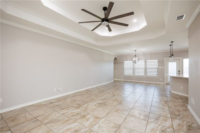 2 Willow Bend St, Corpus Christi, TX 78413