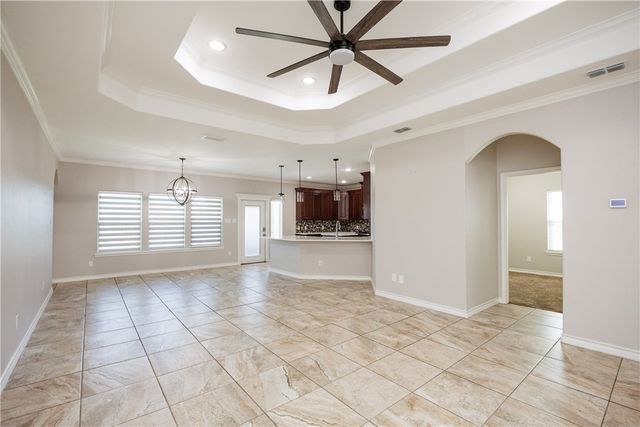 2 Willow Bend St, Corpus Christi, TX 78413