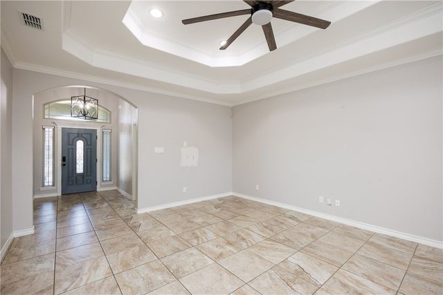 2 Willow Bend St, Corpus Christi, TX 78413