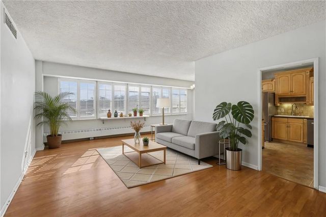 333 W Meyer Boulevard 413, Kansas City, MO 64113