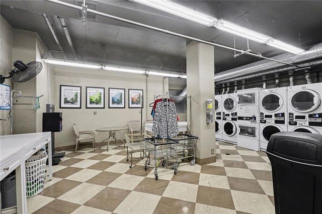 333 W Meyer Boulevard 413, Kansas City, MO 64113