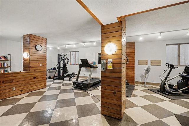 333 W Meyer Boulevard 413, Kansas City, MO 64113