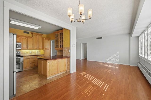 333 W Meyer Boulevard 413, Kansas City, MO 64113