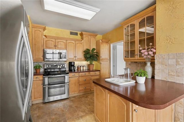 333 W Meyer Boulevard 413, Kansas City, MO 64113