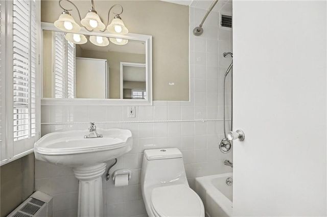 333 W Meyer Boulevard 413, Kansas City, MO 64113