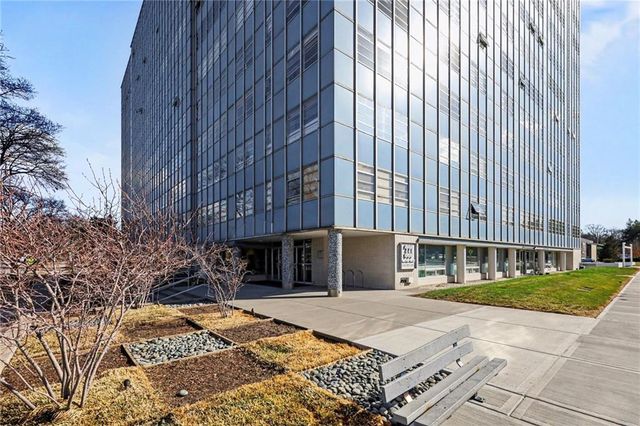 333 W Meyer Boulevard 413, Kansas City, MO 64113