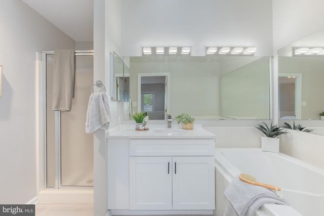 16 ROCKCREST CIR, Rockville, MD 20851