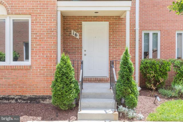 16 ROCKCREST CIR, Rockville, MD 20851