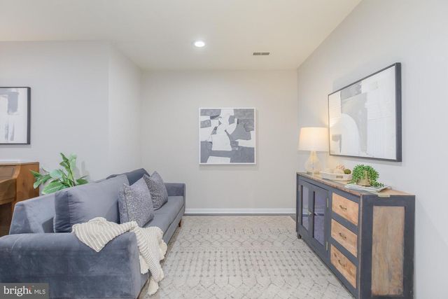 16 ROCKCREST CIR, Rockville, MD 20851