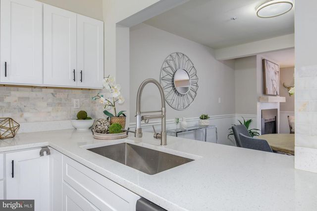 16 ROCKCREST CIR, Rockville, MD 20851