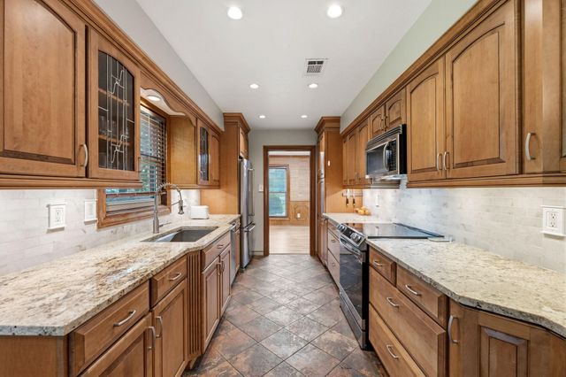 1514 Country Club Drive, Crosby, TX 77532