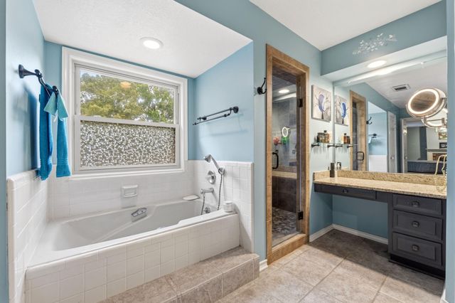 1514 Country Club Drive, Crosby, TX 77532