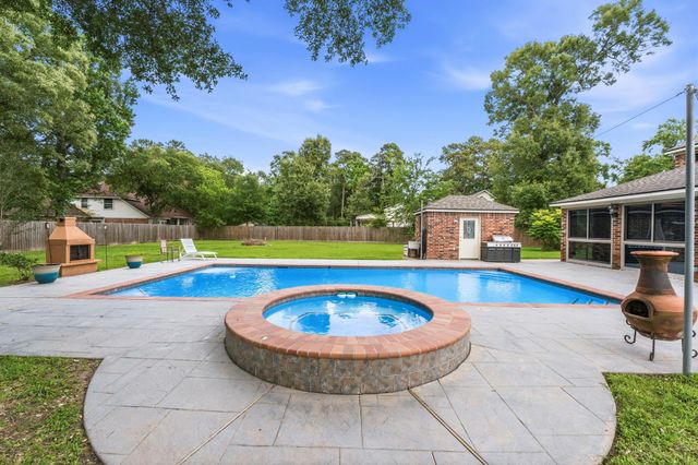 1514 Country Club Drive, Crosby, TX 77532