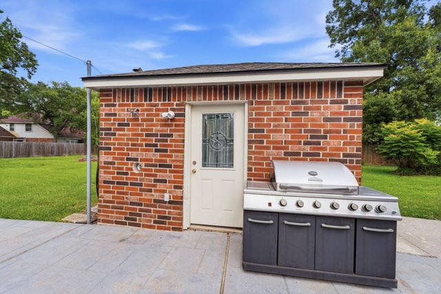 1514 Country Club Drive, Crosby, TX 77532