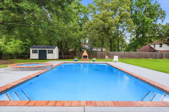 1514 Country Club Drive, Crosby, TX 77532