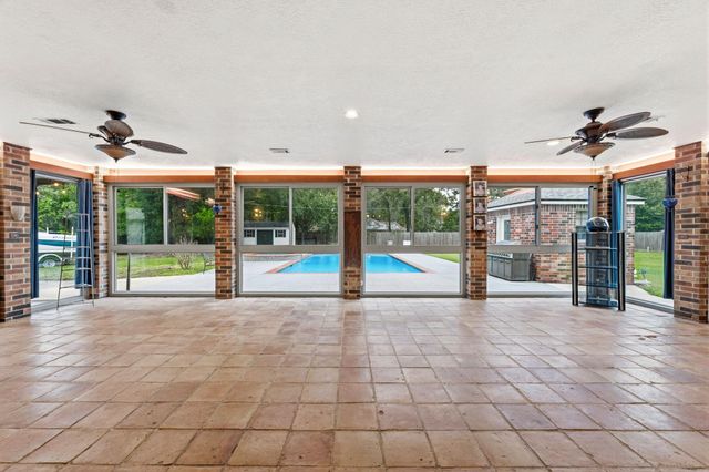 1514 Country Club Drive, Crosby, TX 77532