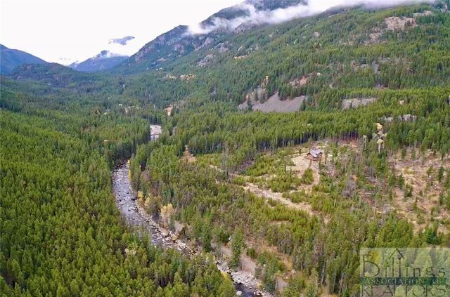 3966 Main Boulder Rd, Big Timber, MT 59052