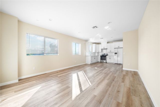 1002 E 33rd Street 3, Los Angeles, CA 90011