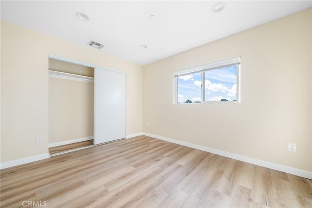 1002 E 33rd Street 3, Los Angeles, CA 90011