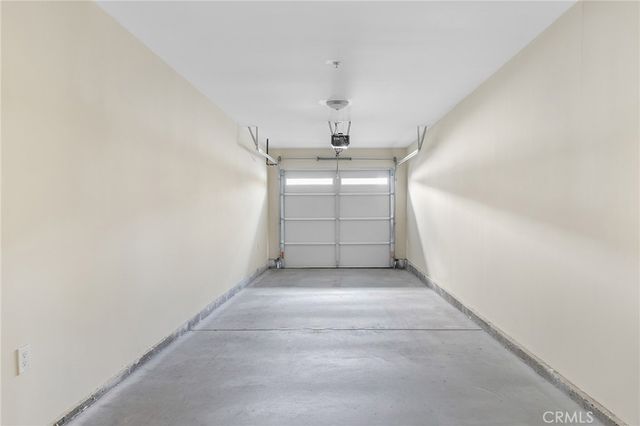 1002 E 33rd Street 3, Los Angeles, CA 90011