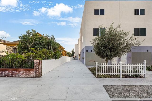 1002 E 33rd Street 3, Los Angeles, CA 90011