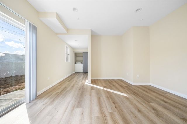 1002 E 33rd Street 3, Los Angeles, CA 90011