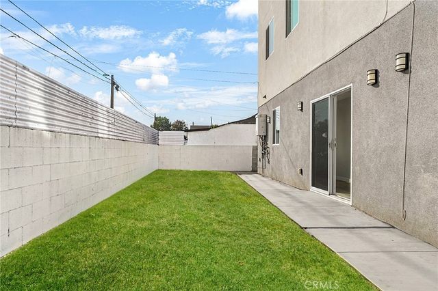1002 E 33rd Street 3, Los Angeles, CA 90011