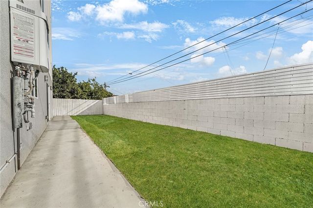 1002 E 33rd Street 3, Los Angeles, CA 90011