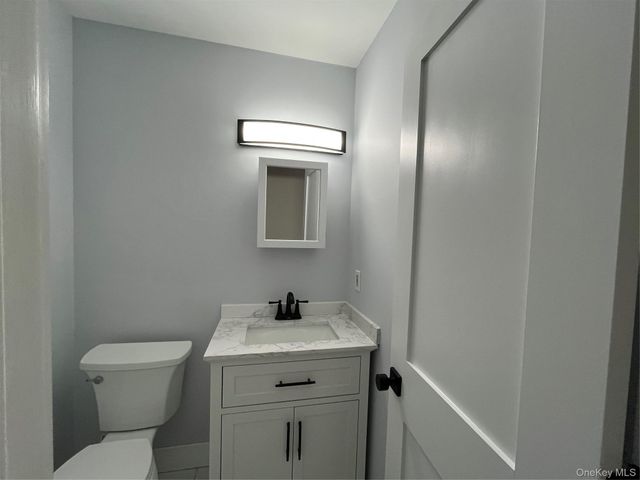 80 Queen Road, Mastic Beach, NY 11951