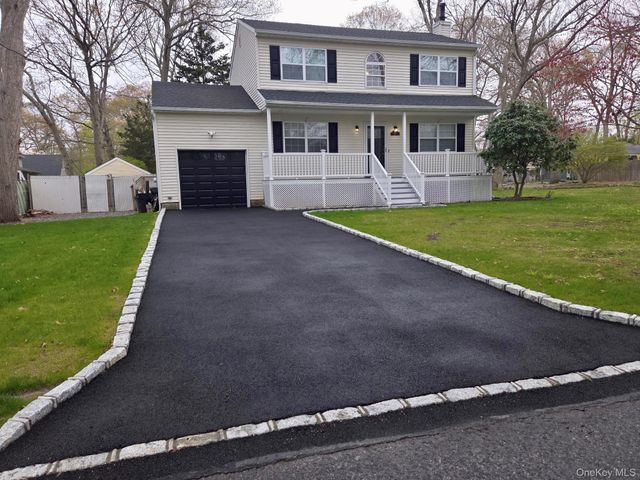 80 Queen Road, Mastic Beach, NY 11951