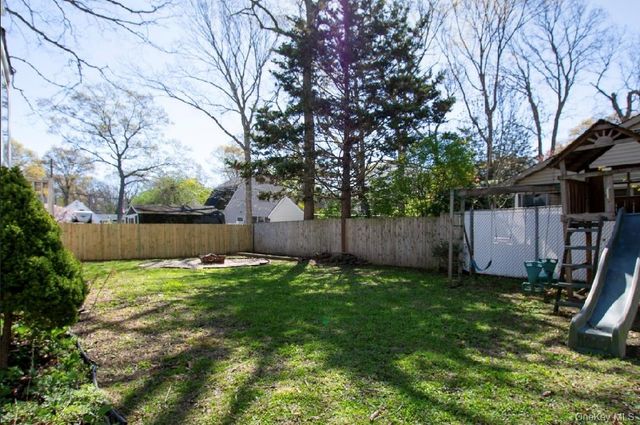 80 Queen Road, Mastic Beach, NY 11951